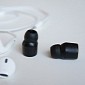 Here Are the World's Smallest Wireless Earbuds: Earin – Video
