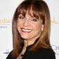 “I’m Not Dying Until I Do,” Says Valerie Harper of Cancer Diagnosis – Video