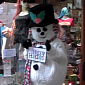 Innocent Looking Snowman Pranks Shoppers