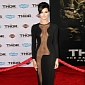 Jaimie Alexander Wows in Revealing Dress at “Thor: The Dark World” Premiere – Photo