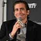 Jake Gyllenhall Steps Out at 2013 Governors Ball After On-Set Hand Injury – Photo