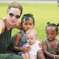 Jennifer Aniston Better with Kids than Angelina Jolie