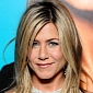 Jennifer Aniston’s Puffy Face: Pillow Face or Weight Gain?