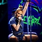 Jennifer Lopez Debuts “I Luh Ya Papi” on American Idol – Video