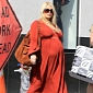 Jessica Simpson Is Too Pregnant for High Heels Now
