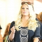 Jessica Simpson Shows Off Slimmer Figure on First Outing Since Pregnancy