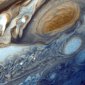 Jupiter's Great Red Spot Simulated by a Soap Bubble