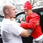 Justin Bieber Attacks Paparazzi, Is on the Verge of a Meltdown