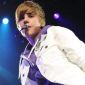 Justin Bieber Debuts ‘Mistletoe’ in Concert