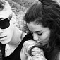 Justin Bieber Desperate for Selena Gomez After Split, Posts Kissing Photo