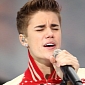 Justin Bieber Forgets Lyrics to ‘Santa Claus Is Coming to Town’