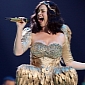 Katy Perry Performs “Unconditionally” On X Factor UK 2013 Finals, Underwhelms – Video