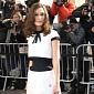 Keira Knightley Shocks in Outfit Emphasizing Tiny Waist at Chanel Show in Paris – Photo