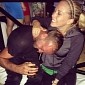 Kendra Wilkinson Goes for Wild Night Out Without Wedding Ring - Photo