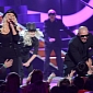 Kids’ Choice Awards 2013: Christina Aguilera, Pitbull Perform – Video