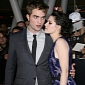 Kristen Stewart Didn’t Tell Robert Pattinson of Her Affair with the Director