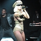 Lady Gaga Wets Herself on Stage, During Live Show