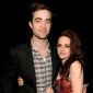 MTV Movie Awards 2011: Robert Pattinson, Kristen Stewart Kiss, Flirt, Hold Hands