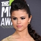 MTV Movie Awards 2013: Selena Gomez Vamps It Up on the Red Carpet – Photo