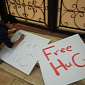 Man Arrested for Free Hugs Campaign in Saudi Arabia