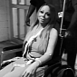 Mariah Carey Is Wheeled Out of Hospital After Shoulder Injury – Video