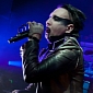 Marilyn Manson Collapses on Stage in Canada – Video
