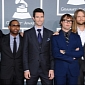Maroon 5 Plans Late Summer Tour with Kelly Clarkson