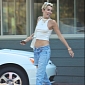 Miley Cirus Showed Off Toned Abdomen in Crop Top
