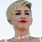 Miley Cyrus Cries During iHeartRadio 2013 Performance – Video