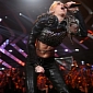 Miley Cyrus Rocks Out to “Rebel Yell” at VH1 Divas – Video