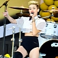 Miley Cyrus Stops by Jimmy Kimmel, Performs “We Can’t Stop” – Video