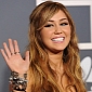 Miley Cyrus Swears at Fan in Costa Rica – Video