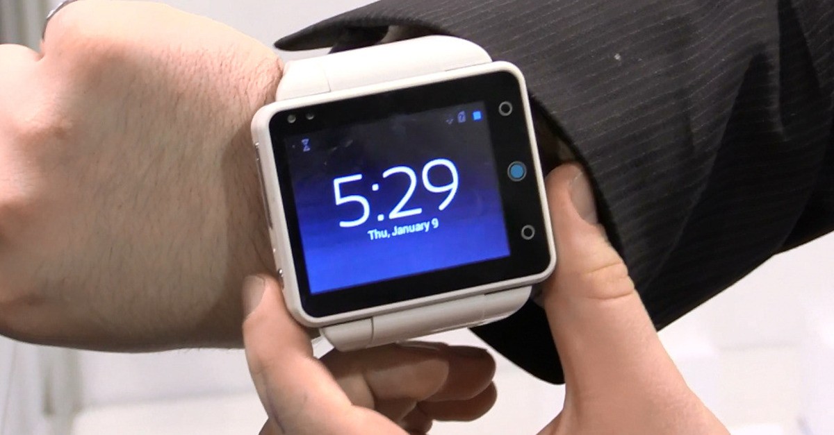 The Neptune Pine is a standalone smartwatch that delivers “pure, untethered connectivity”.Going far beyond simple notifications, the Neptune Pine is the first standalone, full-featured smartwatch.First and foremost, it includes mobile wireless radios and support for Micro-SIM cards to connect directly with compatible 2G/3G/4G networks.