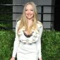 Oscars 2011: Amanda Seyfried Trips on Red Carpet at VF Party