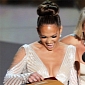 Oscars 2012: Jennifer Lopez's Wardrobe Malfunction – Video
