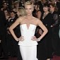 Oscars 2013: Charlize Theron Helps Security Guard After Seizure