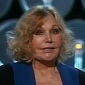 Oscars 2014: Kim Novak’s Frozen Face Shocks, Becomes the Talk of the Town – Video