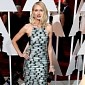 Oscars 2015: Ryan Seacrest Snubs Naomi Watts on the Red Carpet - Video