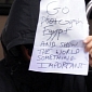 Photo of the Day: Benedict Cumberbatch’s Message for the Paparazzi