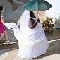 Photo of the Day: Gabourey Sidibe Pranks Jimmy Kimmel at His Own Wedding