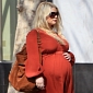 Pregnant Jessica Simpson Bares It All for Elle Cover