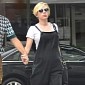 Pregnant Scarlett Johansson Cuts Hair Short, Hides Baby Bump