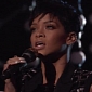 Rihanna Brings “Diamonds” to The Voice Finale