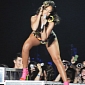 Rihanna Runs Off Stage to Vomit – Video