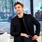 Robert Pattinson Dodges All Kristen Stewart Questions on The Today – Video