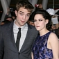 Robert Pattinson, Kristen Stewart Are Still “Hooking Up” in Secret