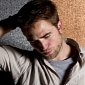 Robert Pattinson’s Friends Feel Sorry for Him for Getting Back with Kristen Stewart
