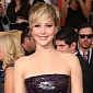 SAG Awards 2014: Jennifer Lawrence Jokes About Her Armpit Fat on the Red Carpet