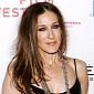 Sarah Jessica Parker Says She's a 'Realist' About Her Looks