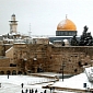 Snow Falls in Jerusalem, Takes People and Authorities by Surprise